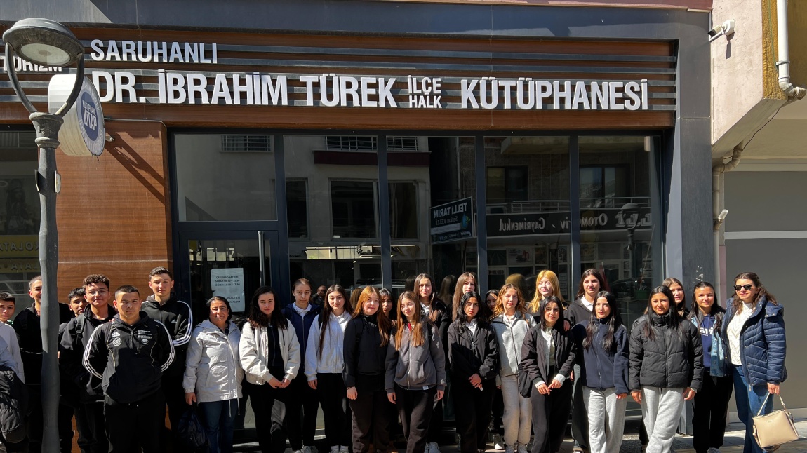 Saruhanlı Kütüphane Gezisi